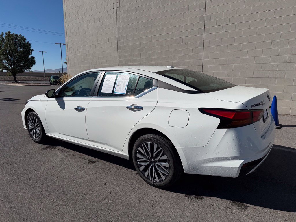 Used 2025 Nissan Altima 2.5 SV AWD/4WD image 3