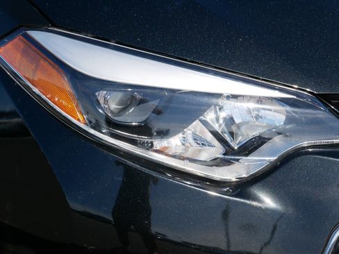 Used 2015 Toyota Corolla S image 16