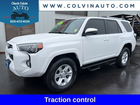 Used 2020 Toyota 4Runner SR5 AWD/4WD image 3