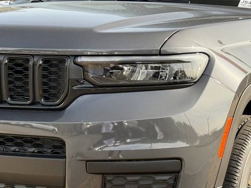 New 2025 Jeep Grand Cherokee L Altitude image 11