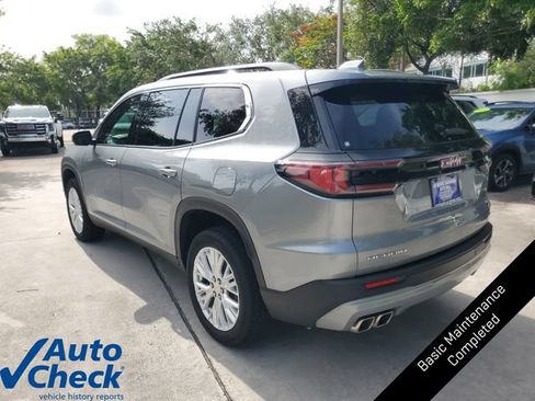 Used 2024 GMC Acadia Elevation FWD image 2