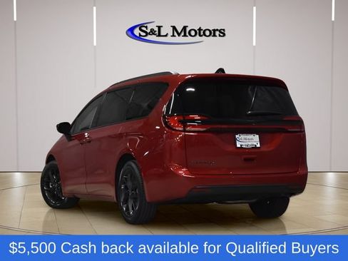 New 2026 Chrysler Pacifica Select w/ S Appearance Package FWD image 8