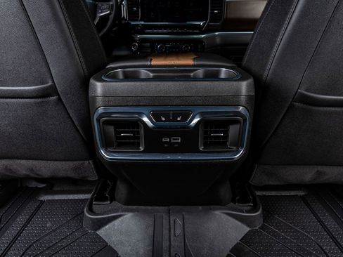 Used 2025 Chevrolet Silverado 2500 High Country w/ Technology Package image 33