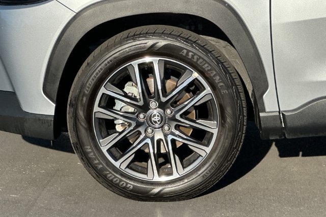 Certified 2026 Toyota Corolla Cross XLE w/ Convenience Package AWD/4WD image 29