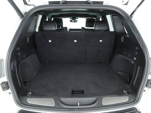 Used 2019 Jeep Grand Cherokee Limited AWD/4WD image 17