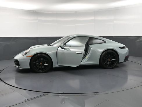 Certified 2025 Porsche 911 Carrera RWD image 34