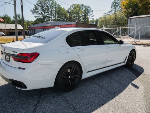 Used 2018 BMW 750i image 13