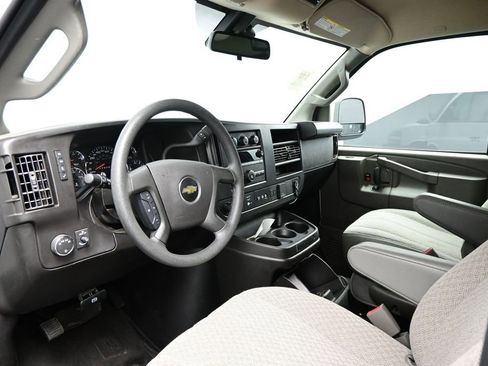 Used 2024 Chevrolet Express 3500 LT w/ LT Preferred Equipment Group RWD image 8