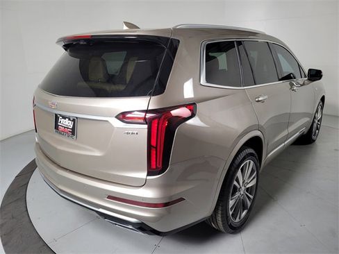 Used 2022 Cadillac XT6 Premium Luxury w/ Platinum Package image 5