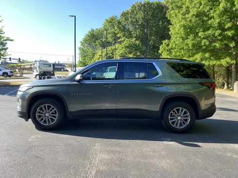 Used 2022 Chevrolet Traverse LT image 6