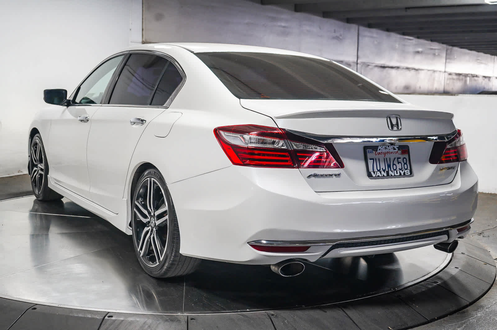 Used 2017 Honda Accord Sport image 6