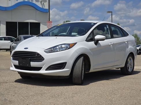 Used 2018 Ford Fiesta SE FWD image 12