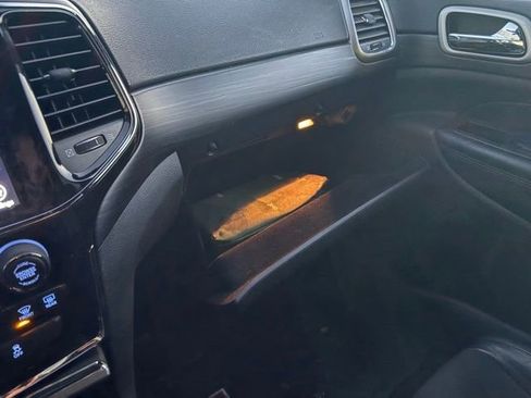 Used 2021 Jeep Grand Cherokee Laredo X image 17