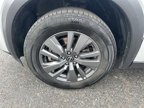 Used 2024 Nissan Pathfinder SV image 29