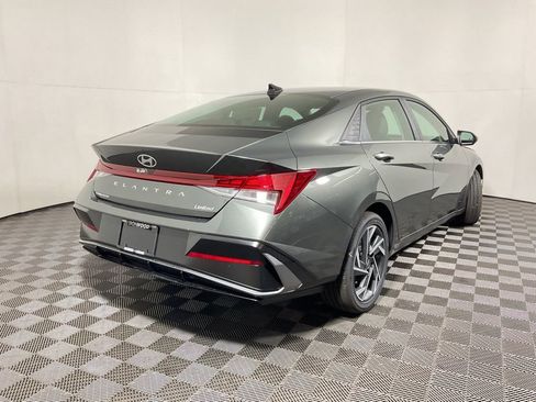 New 2026 Hyundai Elantra Limited image 18