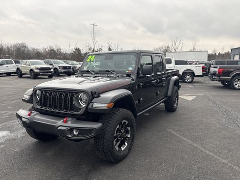Used 2024 Jeep Gladiator Rubicon w/ Technology Group image 12