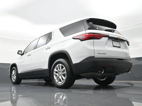 Used 2023 Chevrolet Traverse LS FWD image 25