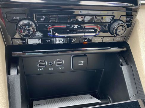 New 2025 Jeep Grand Cherokee L Limited AWD/4WD image 7
