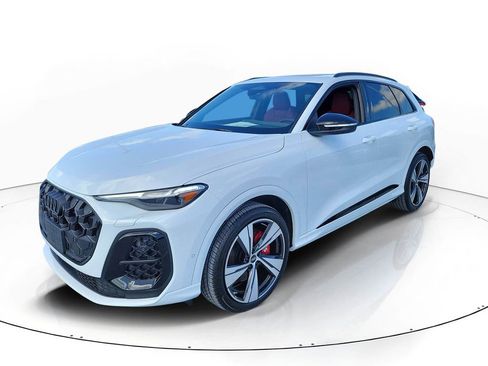 New 2025 Audi SQ5 Prestige image 2