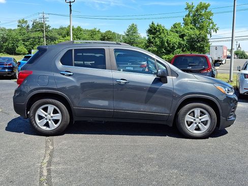Certified 2018 Chevrolet Trax LT w/ LT Convenience Package FWD image 8