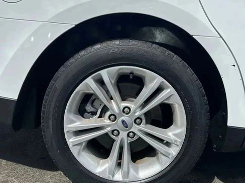 Used 2019 Ford Taurus SE image 20