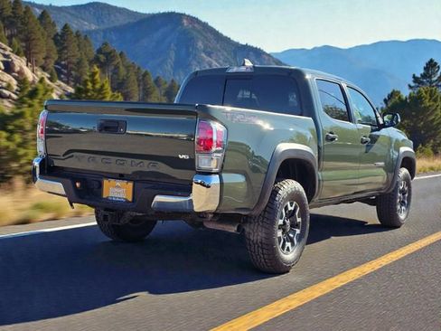 Used 2022 Toyota Tacoma TRD Off-Road image 7
