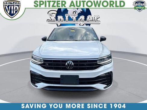 Used 2024 Volkswagen Tiguan SE R-Line AWD/4WD image 3