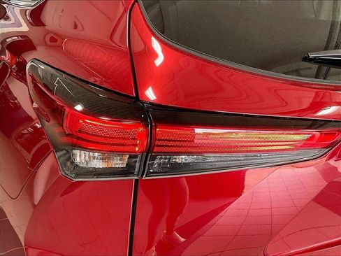 Used 2022 Toyota Highlander XLE AWD/4WD image 34