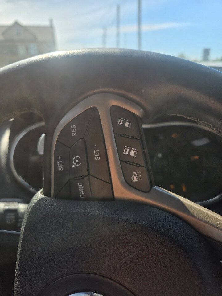 Used 2014 Jeep Grand Cherokee Overland w/ Advanced Technology Group AWD/4WD image 55