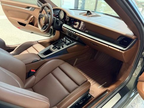 Used 2023 Porsche 911 Carrera w/ Premium Package RWD image 27