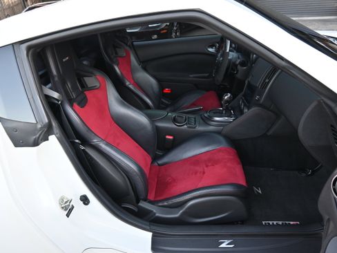 Used 2015 Nissan 370Z NISMO image 55