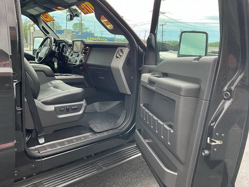 Used 2013 Ford F250 Lariat w/ Lariat Ultimate Pkg image 30