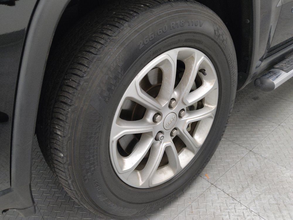 Used 2021 Jeep Grand Cherokee Laredo RWD image 31