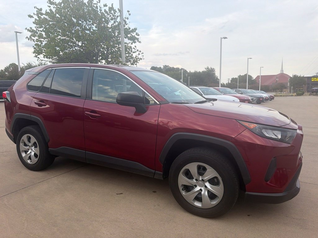 Used 2022 Toyota RAV4 LE FWD image 17