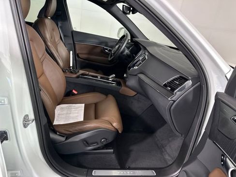 Used 2023 Volvo XC90 B6 Ultimate image 28