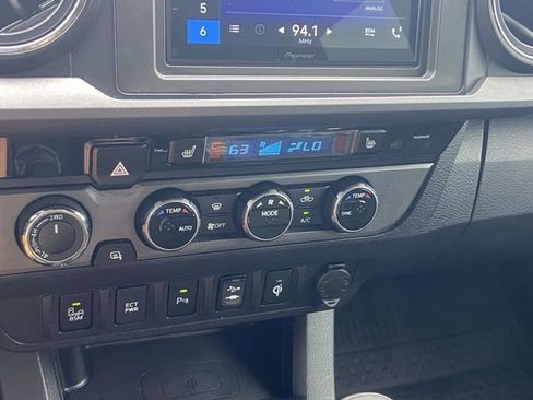 Used 2017 Toyota Tacoma TRD Pro AWD/4WD image 24