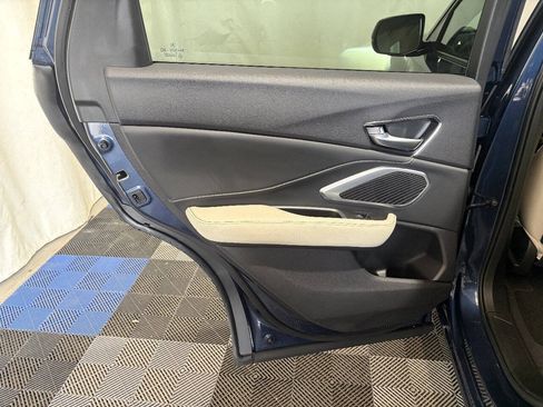 Used 2025 Acura RDX SH-AWD image 9