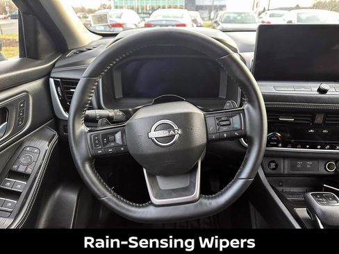 Certified 2025 Nissan Rogue SL w/ Tech Package image 17