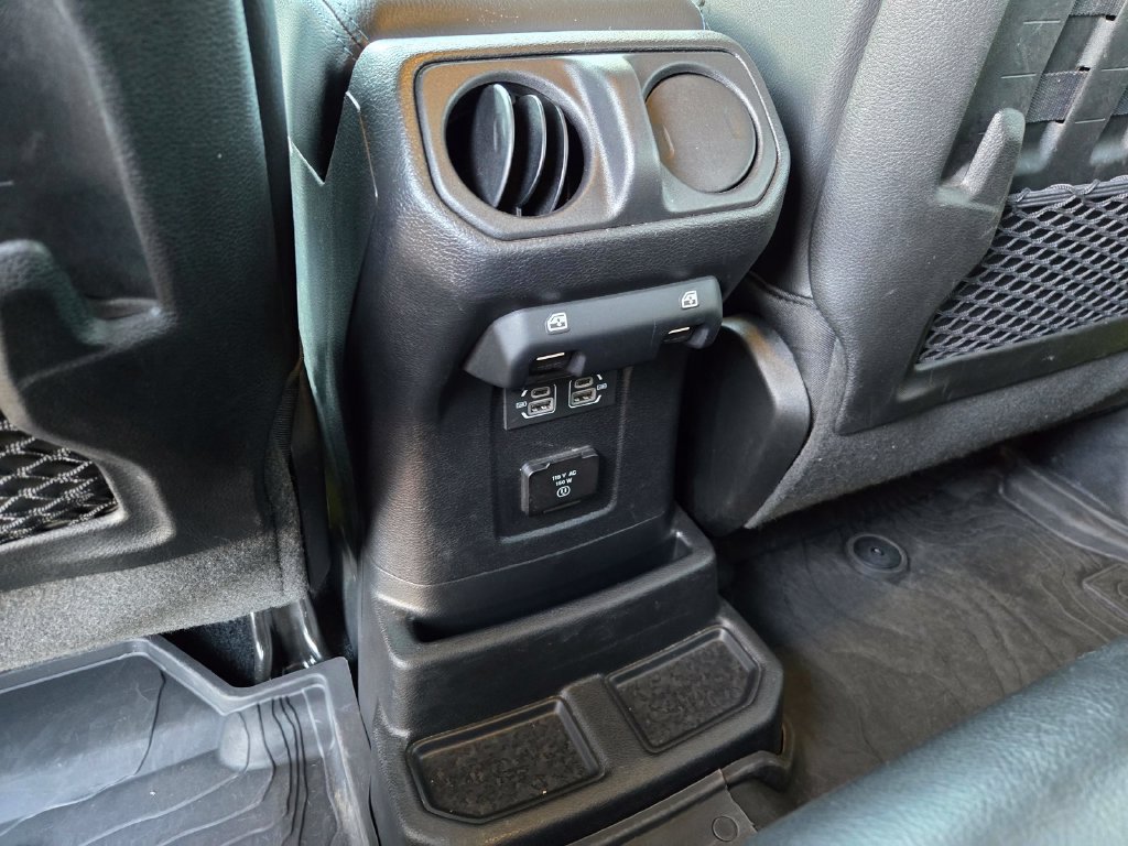 Used 2023 Jeep Wrangler Unlimited Rubicon 4xe w/ Cold Weather Group AWD/4WD image 11