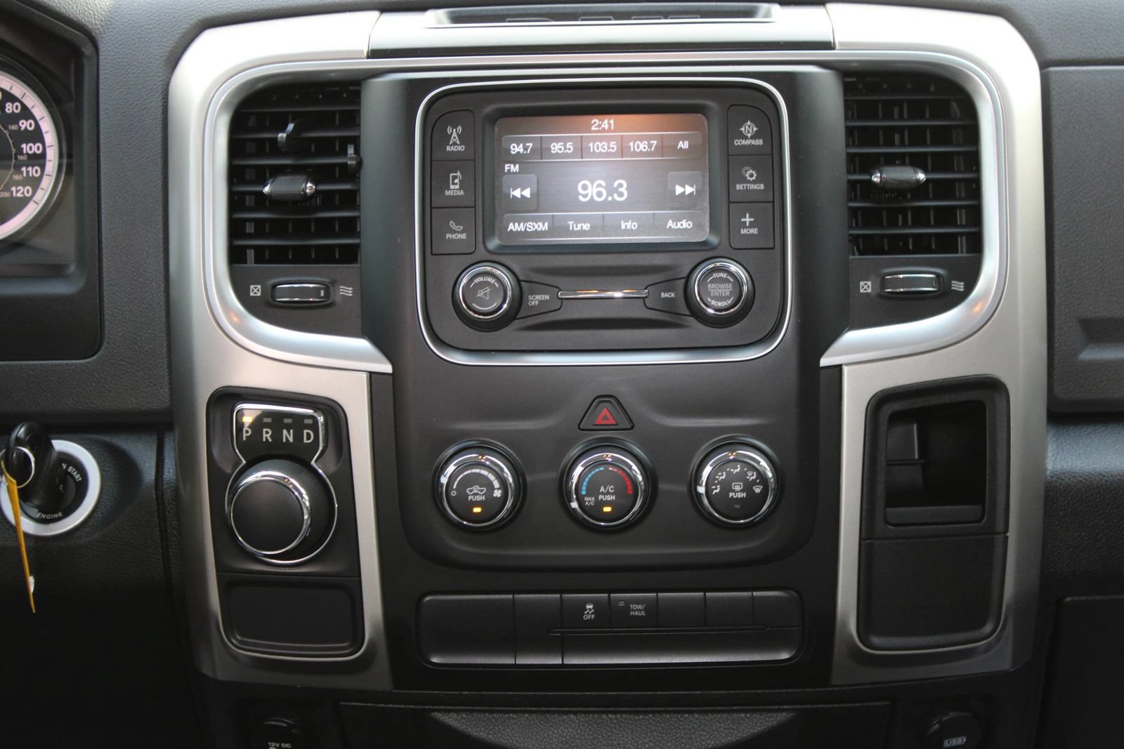 Used 2017 RAM 1500 Classic SLT RWD image 24