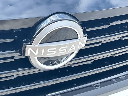 New 2026 Nissan Kicks SR w/ SR Premium Package FWD image 11