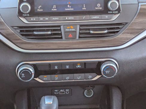 Used 2024 Nissan Altima 2.5 SV image 19