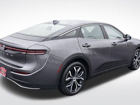 Certified 2023 Toyota Crown XLE image 4