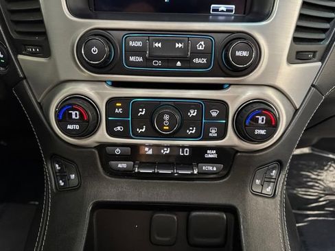 Used 2020 GMC Yukon SLT w/ Premium Edition AWD/4WD image 29