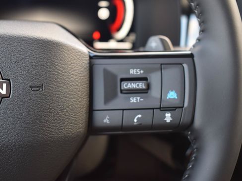 New 2026 Nissan Pathfinder Platinum FWD image 38