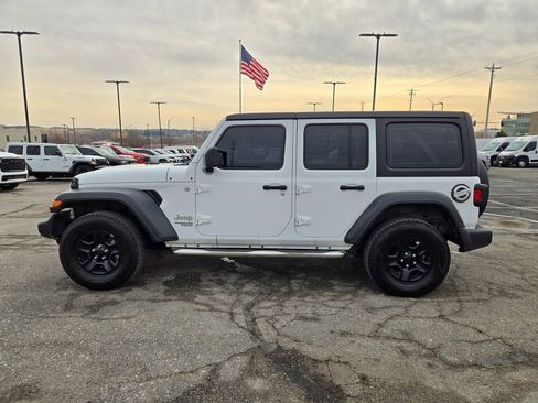 Used 2019 Jeep Wrangler Unlimited Sport image 7