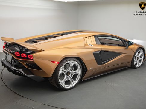 Used 2022 Lamborghini Aventador Countach image 22