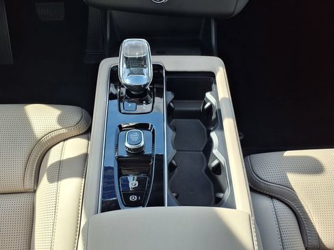 New 2026 Volvo XC90 T8 Ultra w/ Protection Package Premier AWD/4WD image 28