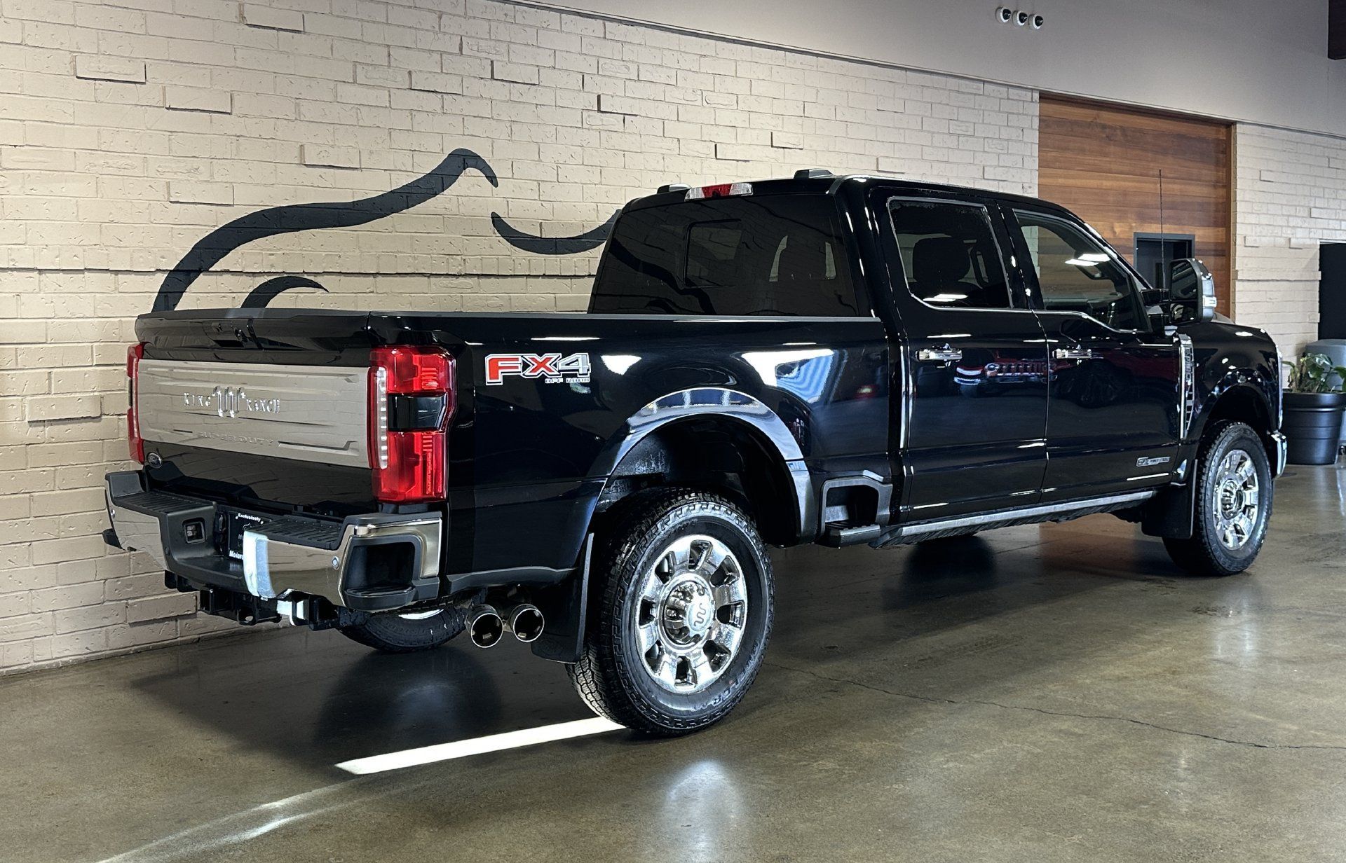 Used 2025 Ford F350 King Ranch AWD/4WD image 3