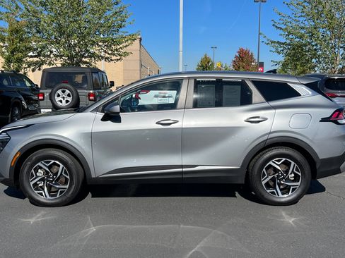 Used 2024 Kia Sportage LX image 7